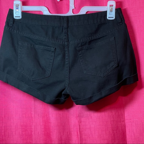 FOREVER 21 BLACK ROLLUP DISTRESSED SHORTS SIZE 27 - Picture 6 of 9